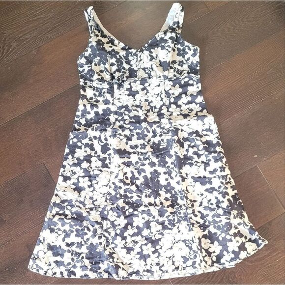 Villager Liz Claiborne, Black White Floral Dress Linen Blend Size 10 - Picture 2 of 7